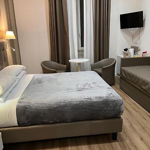 Triple Big Room Amazing View, For Two O Three Person, In Center Of Rome
